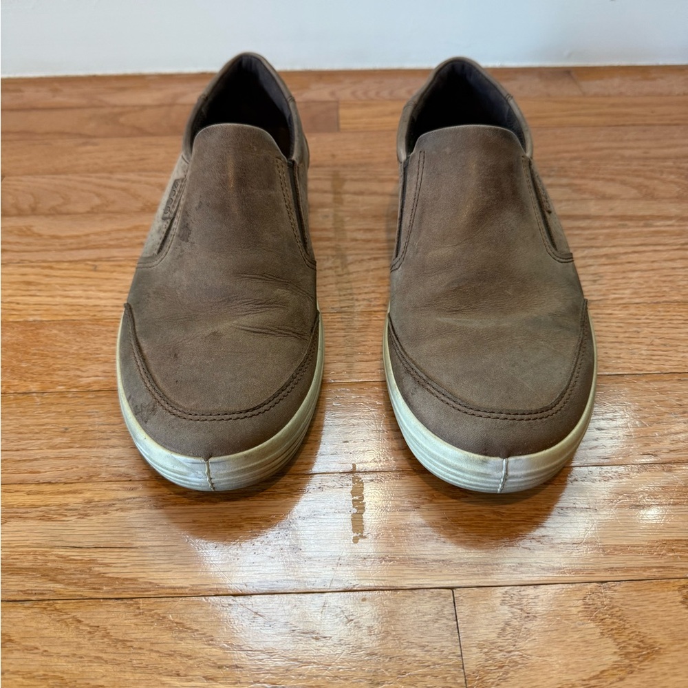 Ecco Shoes Mens 8 Loafers Beige Leather Casual Slip On Comfort